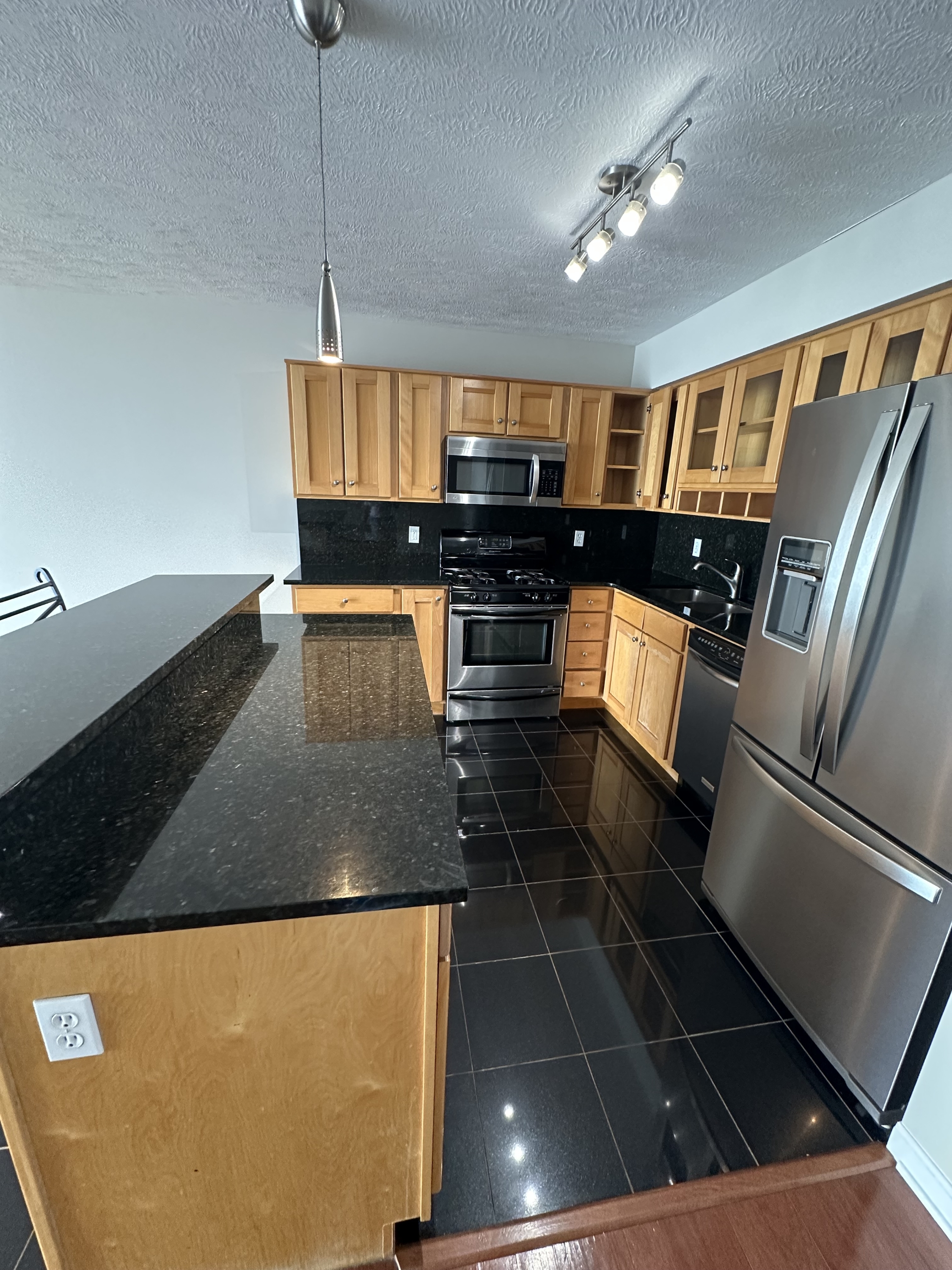 2222 Detroit Avenue - 905