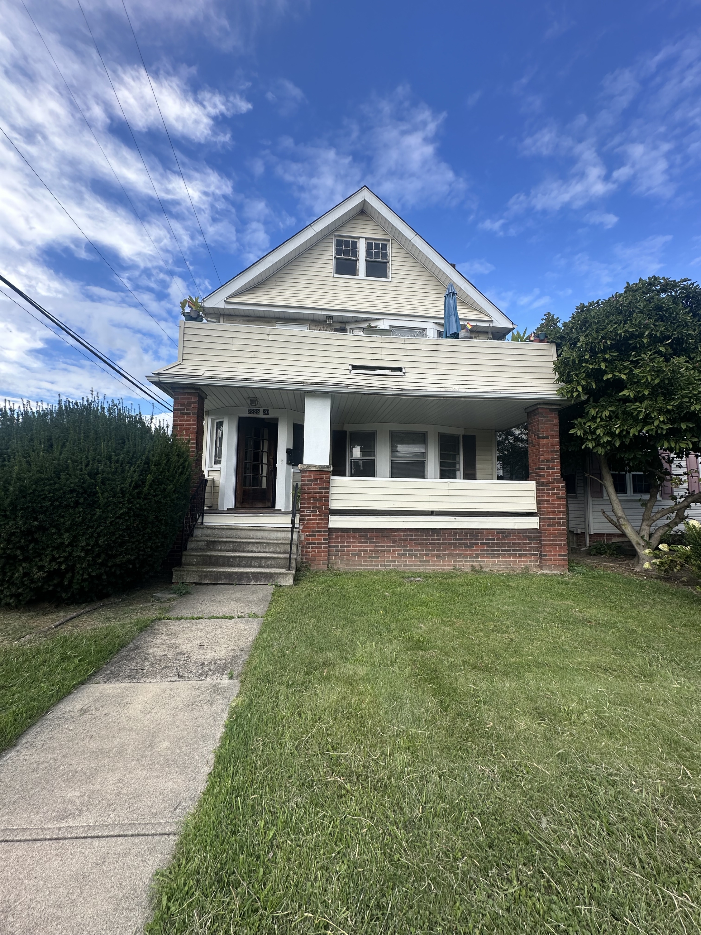 2228 Wyandotte Avenue - Downstairs