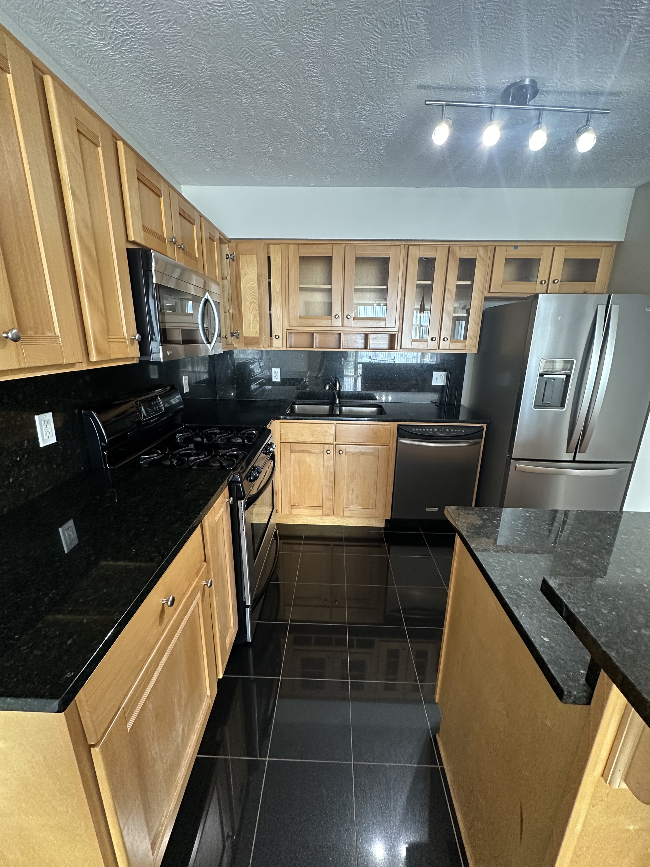 2222 Detroit Avenue - 905