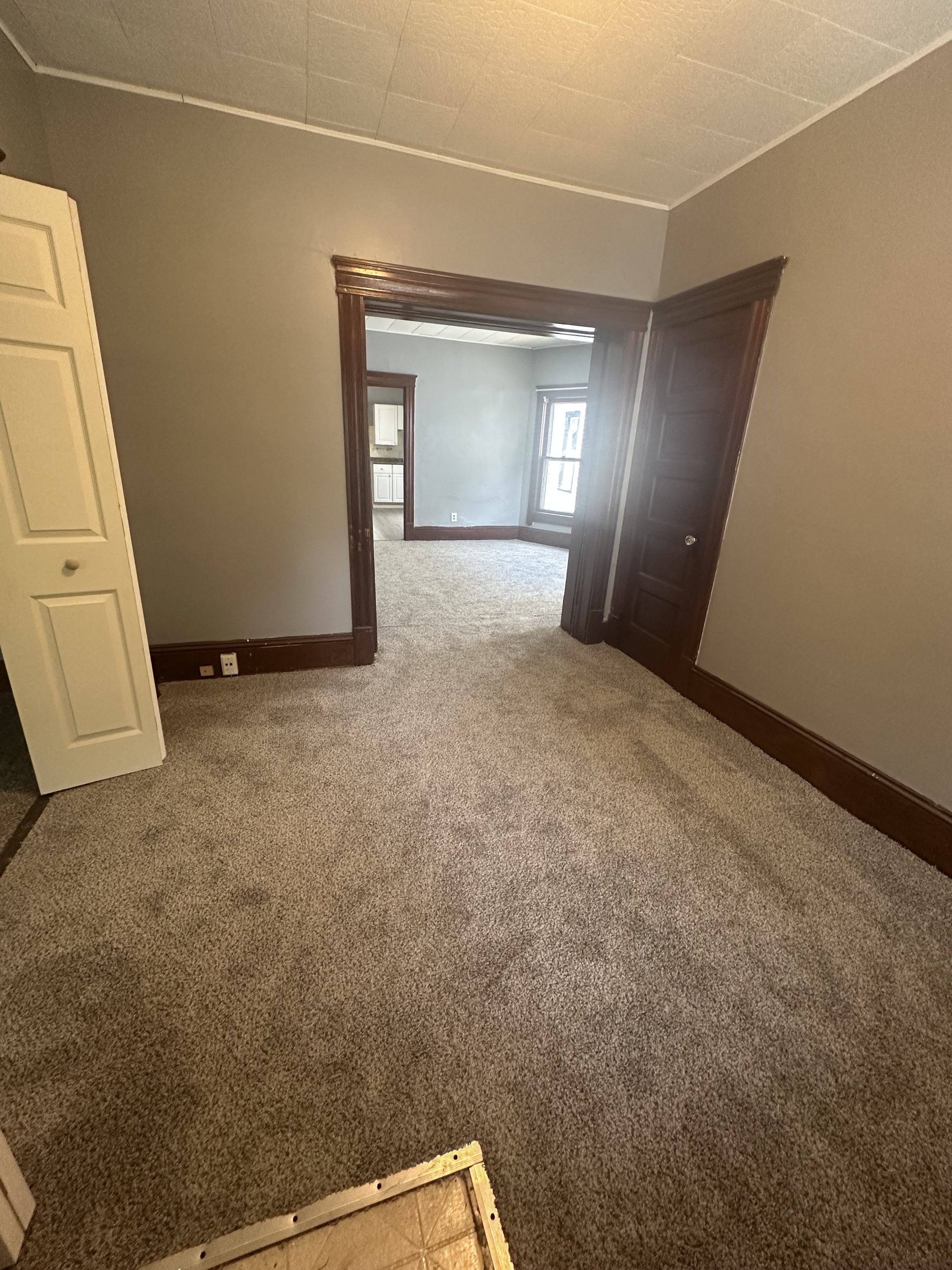 4014 Woodbridge Avenue - Down