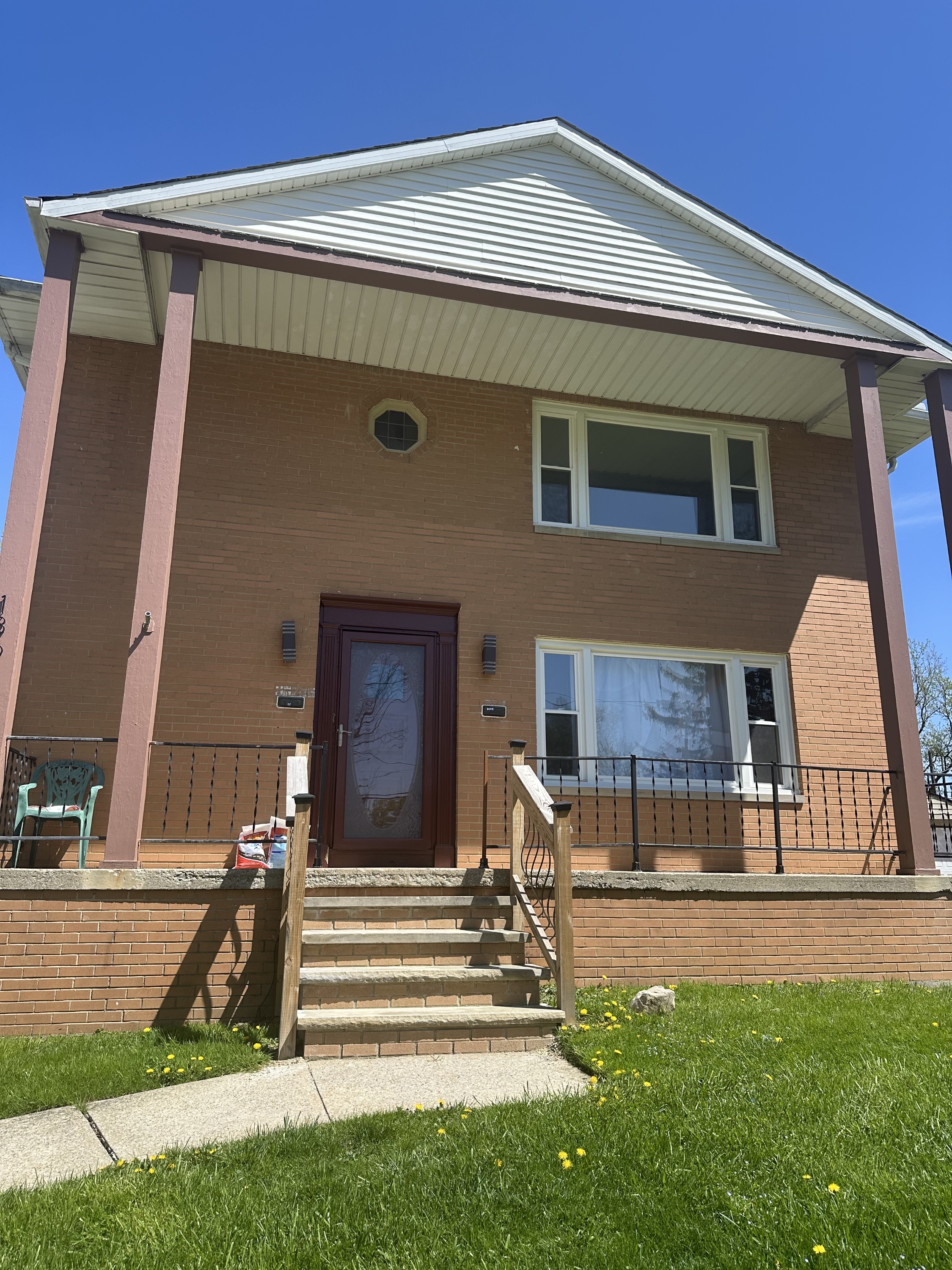 186 Logan Street - Upstairs