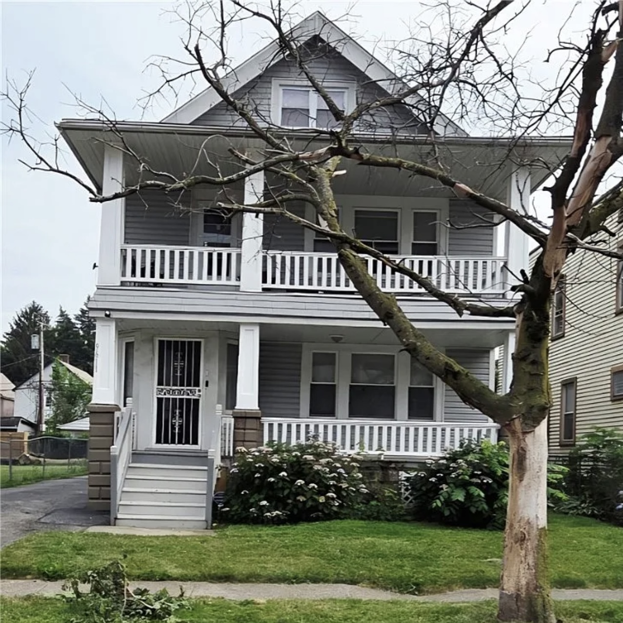 9611 Larnder Avenue - Upstairs