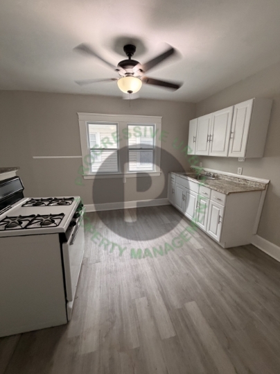 15619 School Avenue - Upstairs