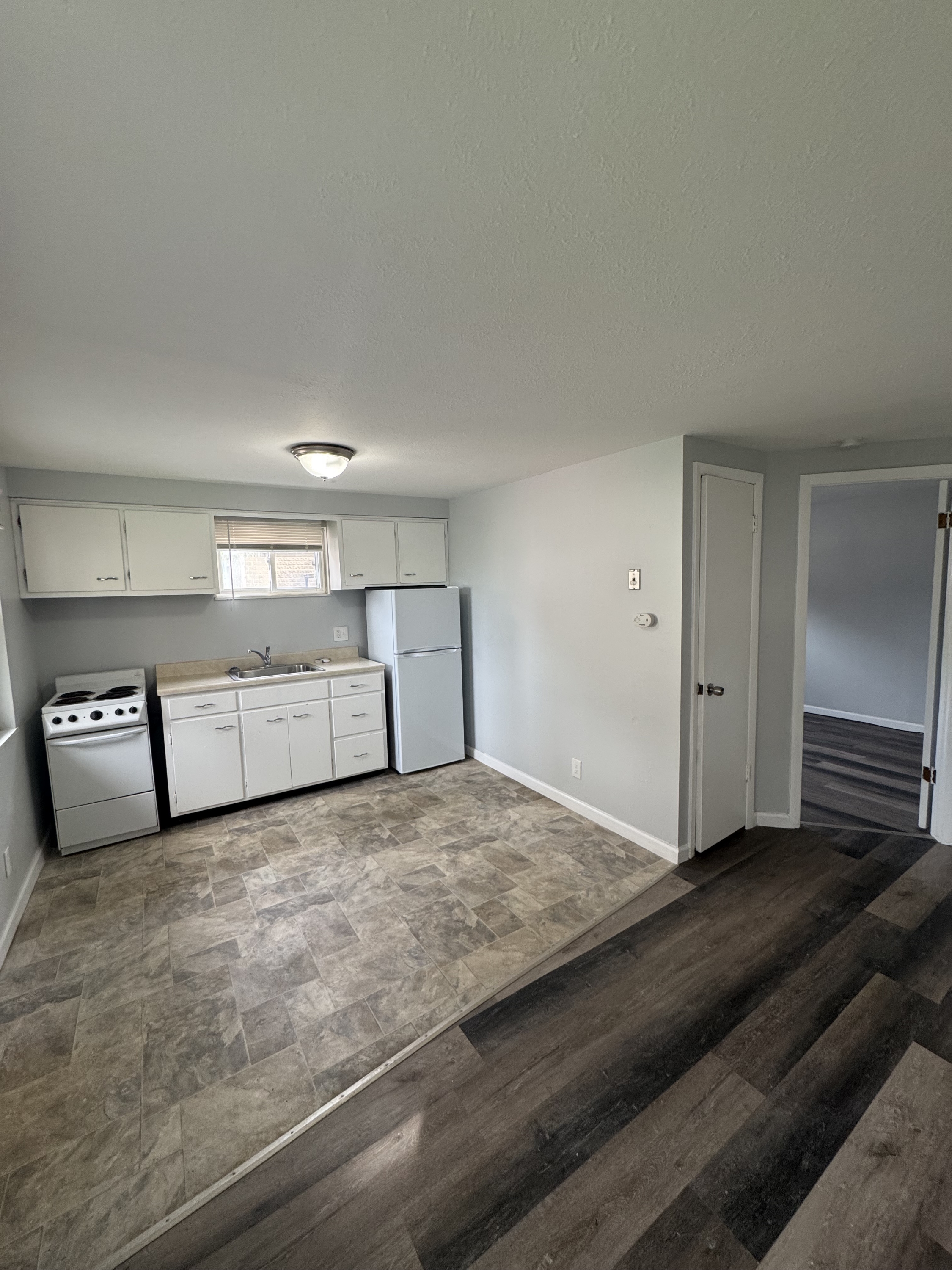 491 Broadway Avenue - 493