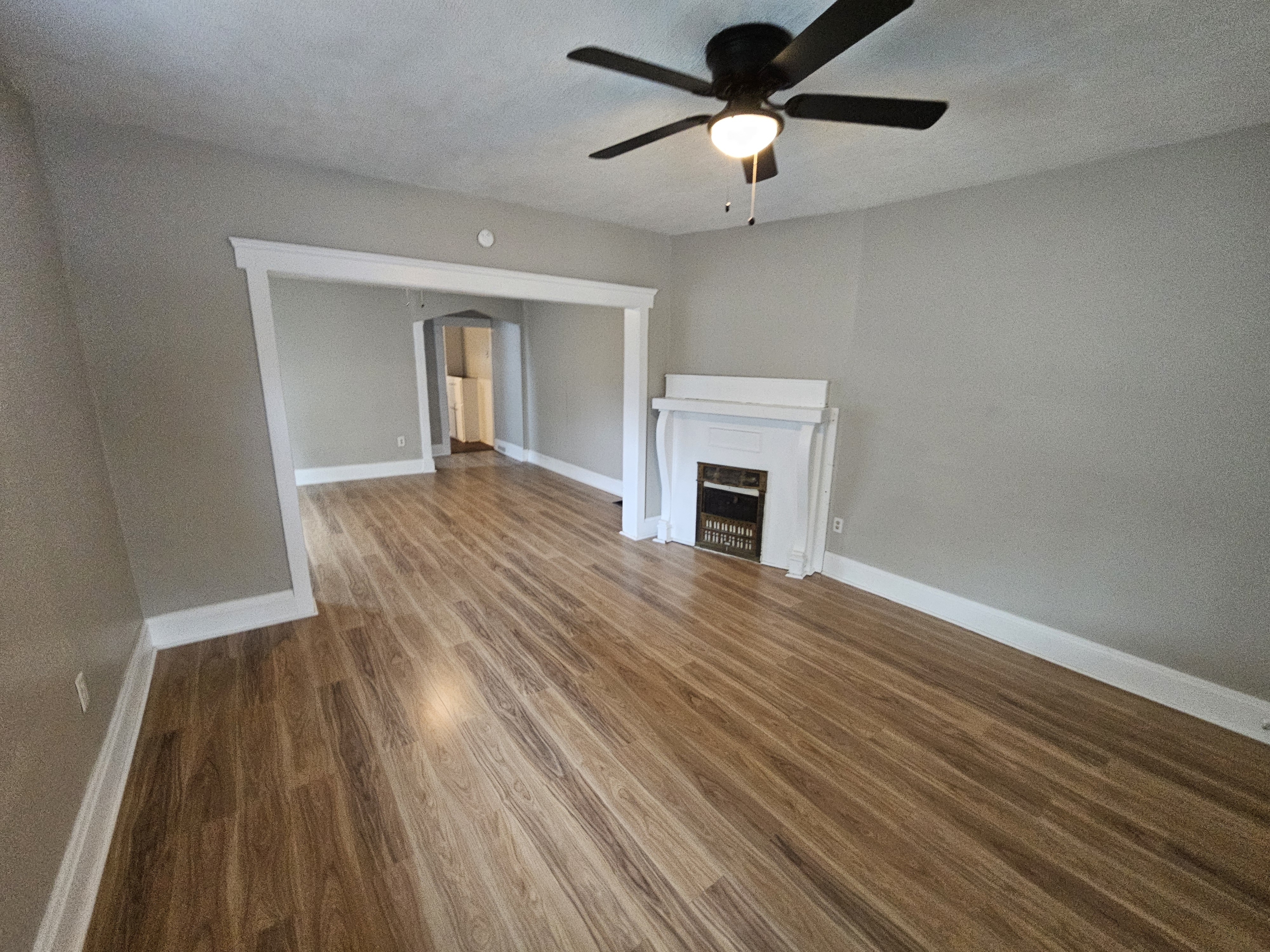 4211 Spokane Avenue - Left