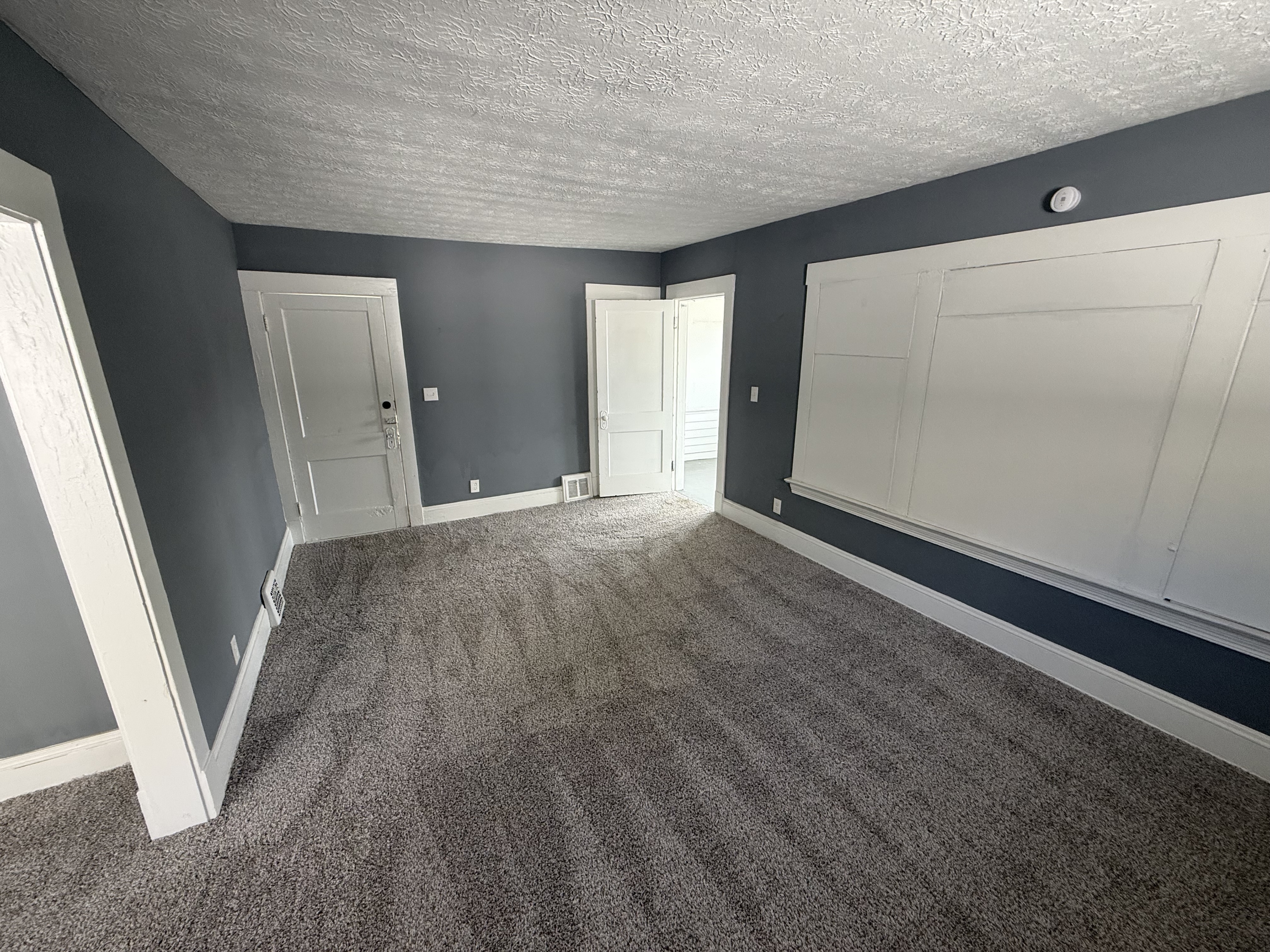 15005 Lucknow Avenue - Upstairs